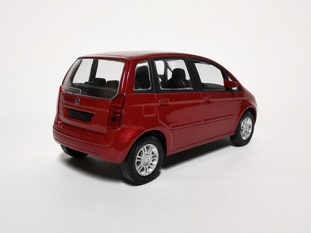Fiat Idea (2003) zezadu