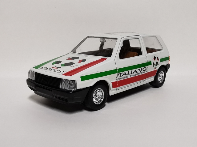 Fiat Uno ITALIA (1986) zepředu