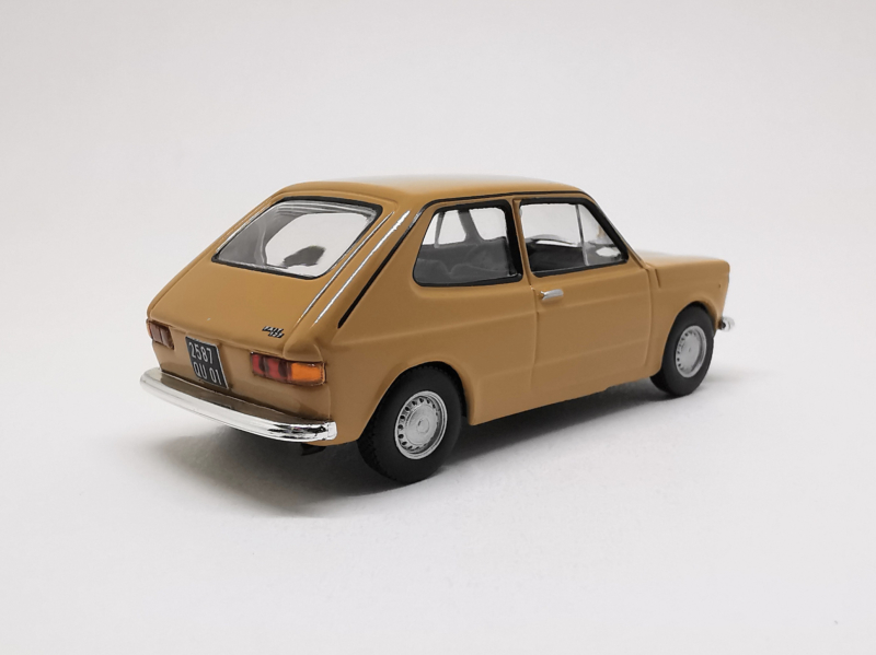 Fiat 127p (1972) zezadu